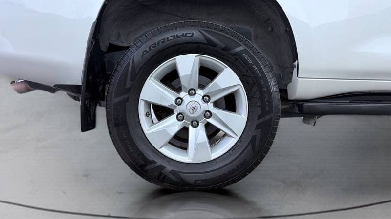 2022 Toyota Land Cruiser Prado thumbnail 10