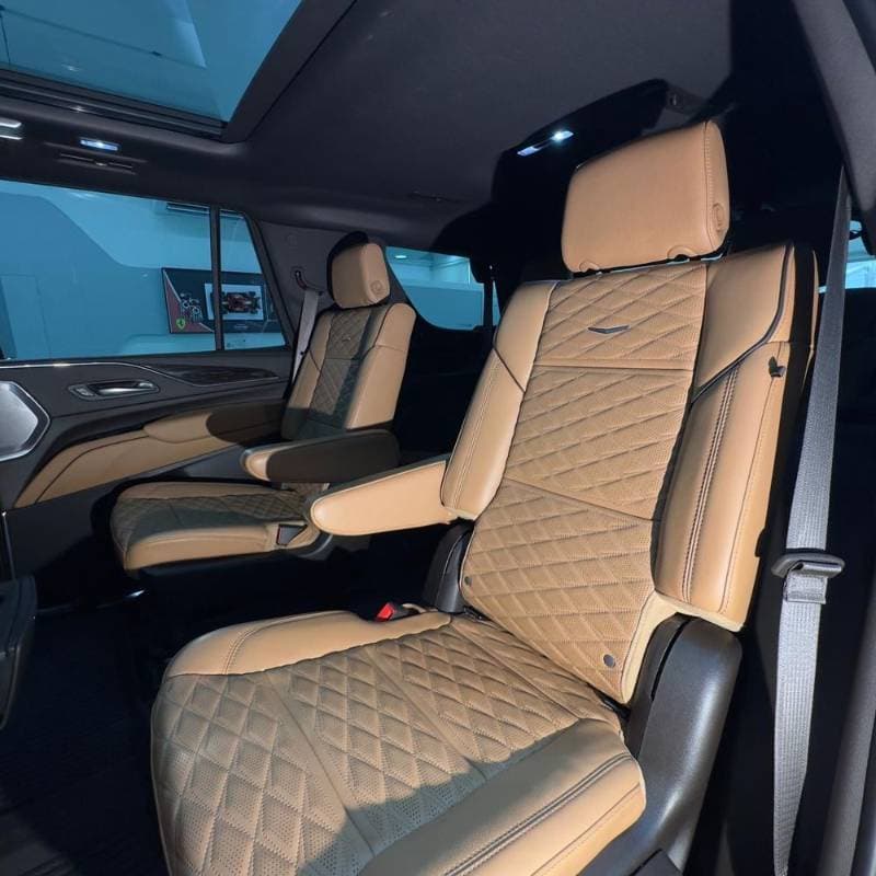 2023 Cadillac ESCALADE thumbnail 4