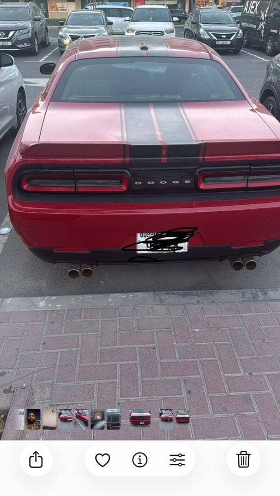 2016 Dodge Challenger thumbnail 2