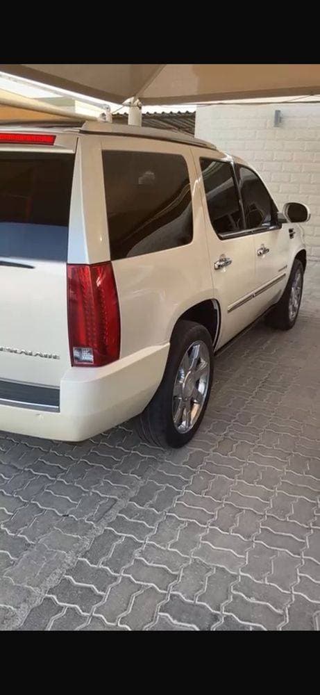 2008 Cadillac Escalade thumbnail 5
