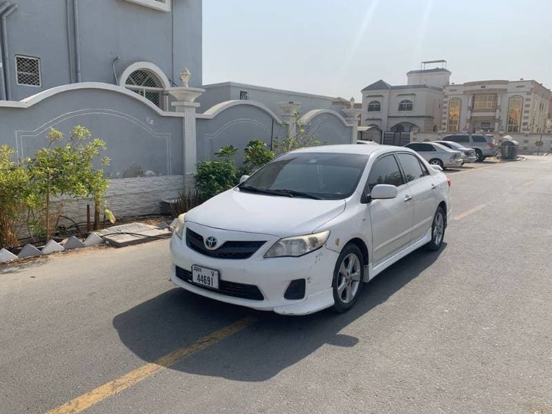 2013 Toyota Corolla thumbnail 2