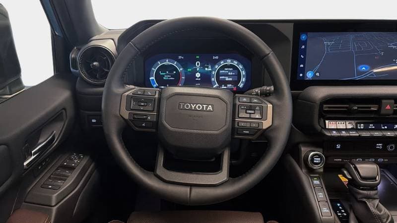 2025 Toyota Land Cruiser Prado thumbnail 10