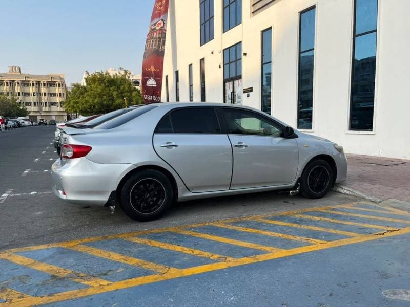 2011 Toyota Corolla thumbnail 2