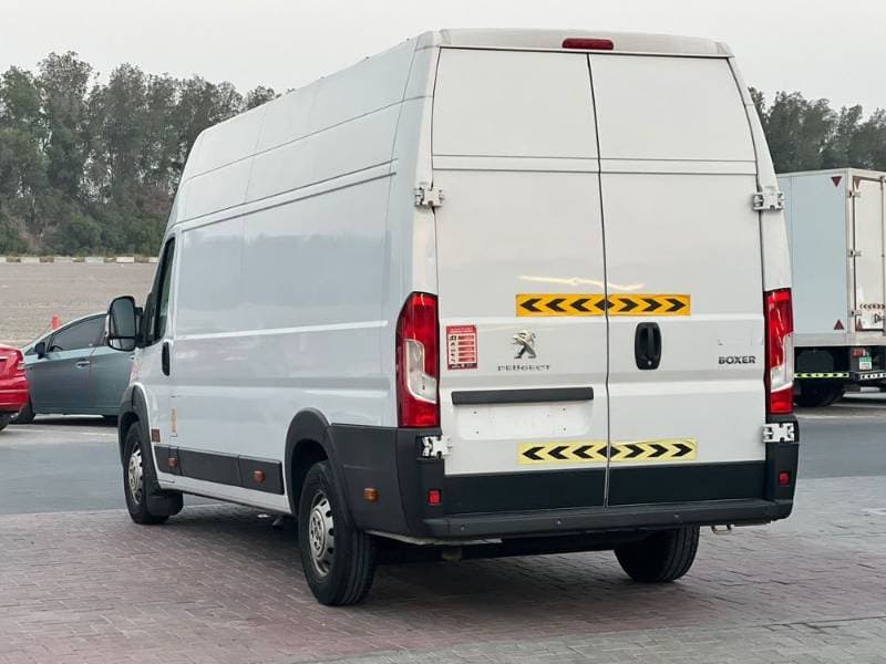 2023 Peugeot Boxer thumbnail 3