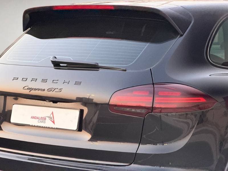 2016 Porsche Cayenne thumbnail 6
