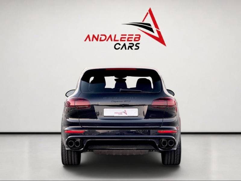 2016 Porsche Cayenne thumbnail 4