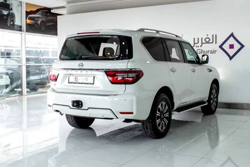 2023 Nissan Patrol thumbnail 4