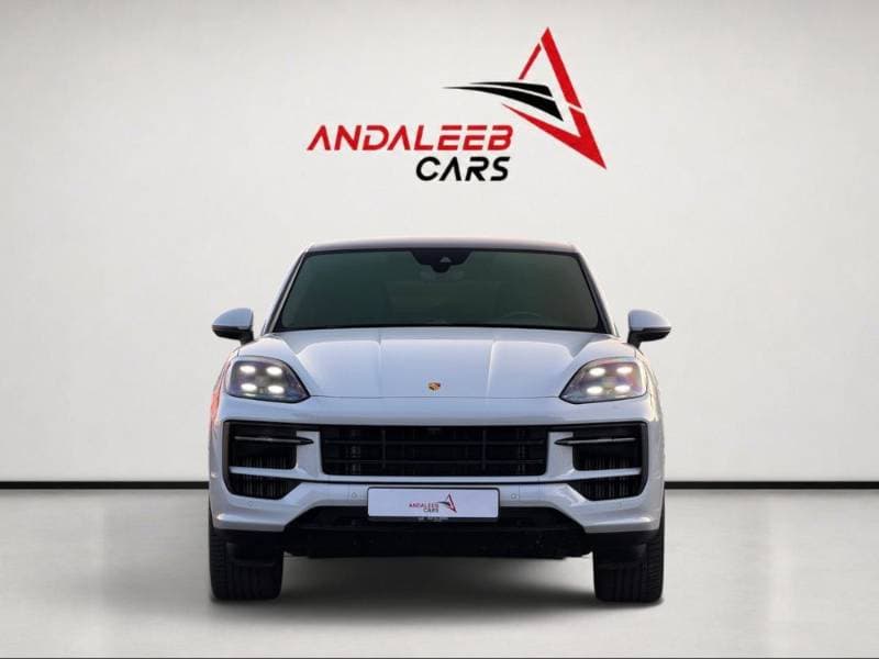 2024 Porsche Cayenne thumbnail 3