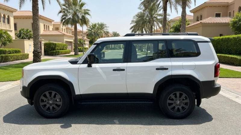 2024 Toyota Land Cruiser Prado thumbnail 3