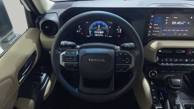 2026 Toyota Land Cruiser Prado thumbnail 6