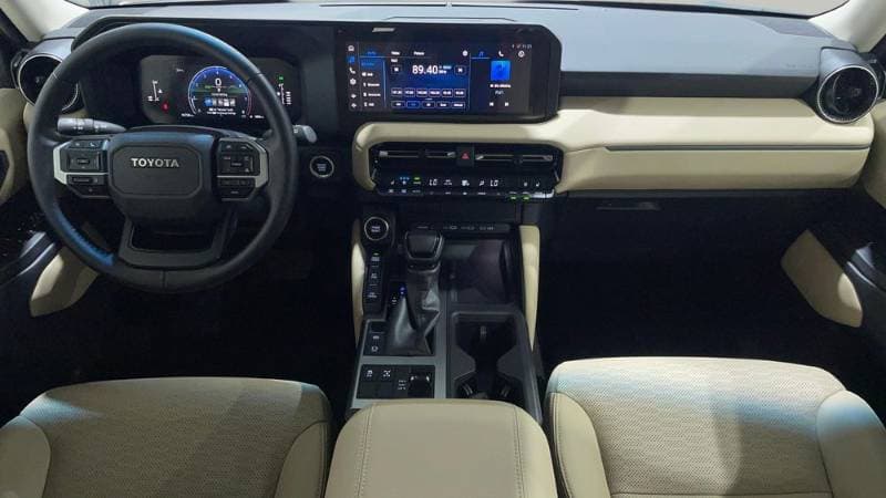 2026 Toyota Land Cruiser Prado thumbnail 5