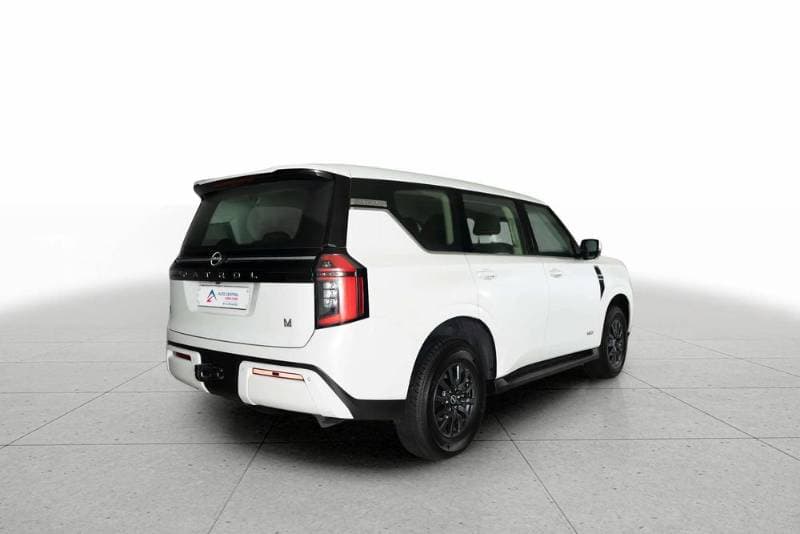 2025 Nissan Patrol thumbnail 3