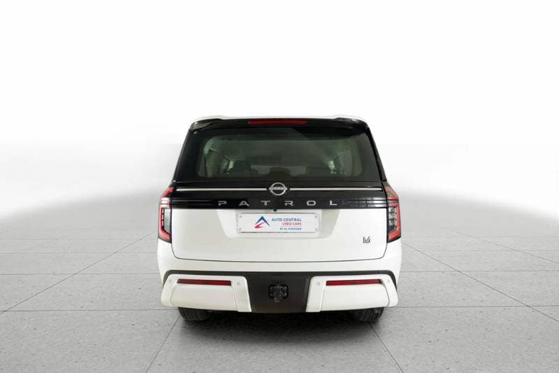 2025 Nissan Patrol thumbnail 4