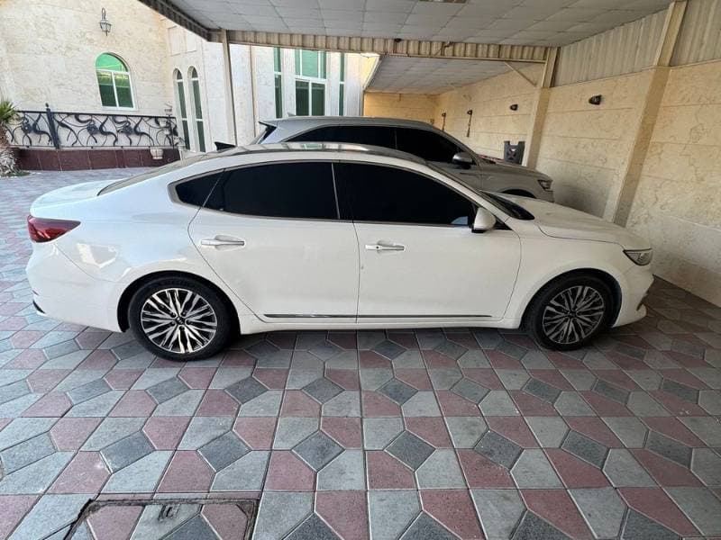 2021 Kia Cadenza thumbnail 2