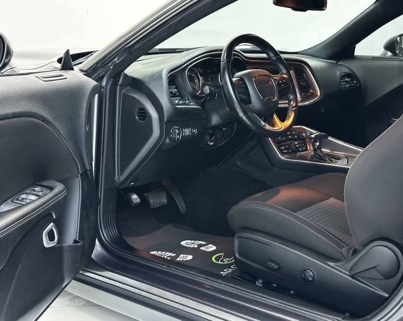 2022 Dodge Challenger thumbnail 5