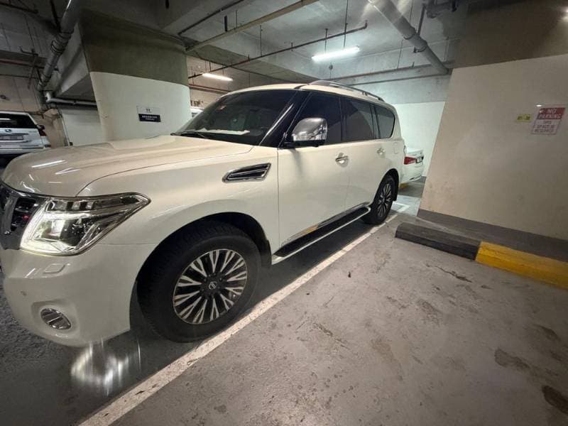 2017 Nissan Patrol thumbnail 3