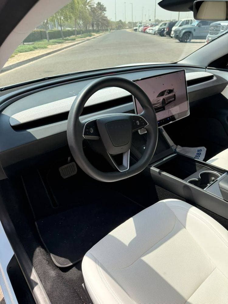 2024 Tesla Model 3 thumbnail 4