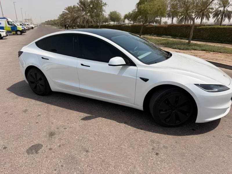 2024 Tesla Model 3 thumbnail 3