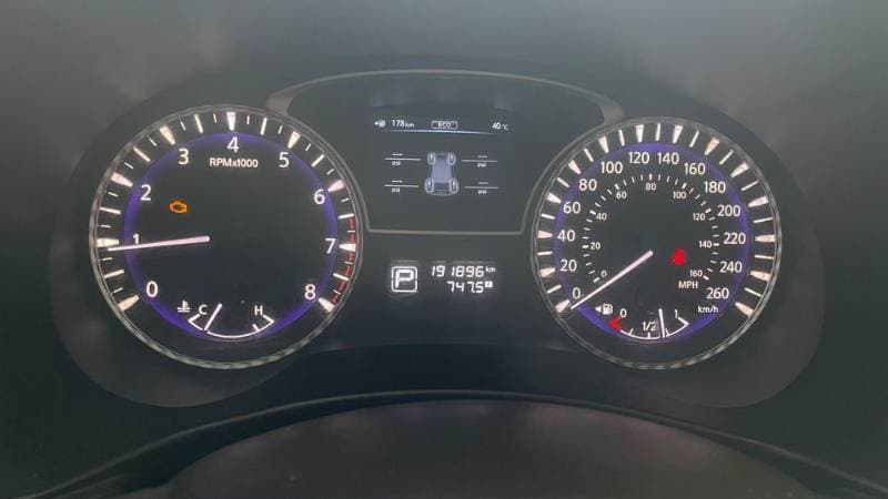 2013 Infiniti JX35 thumbnail 4