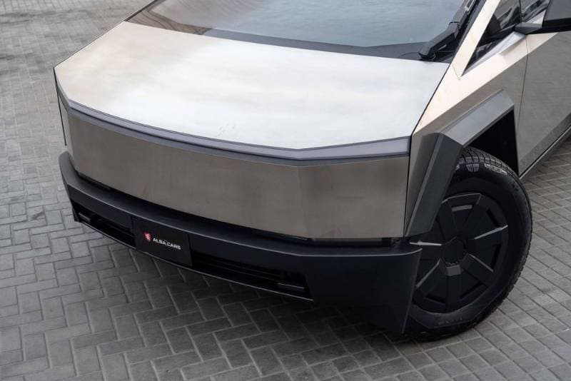 2026 Tesla Cybertruck thumbnail 7