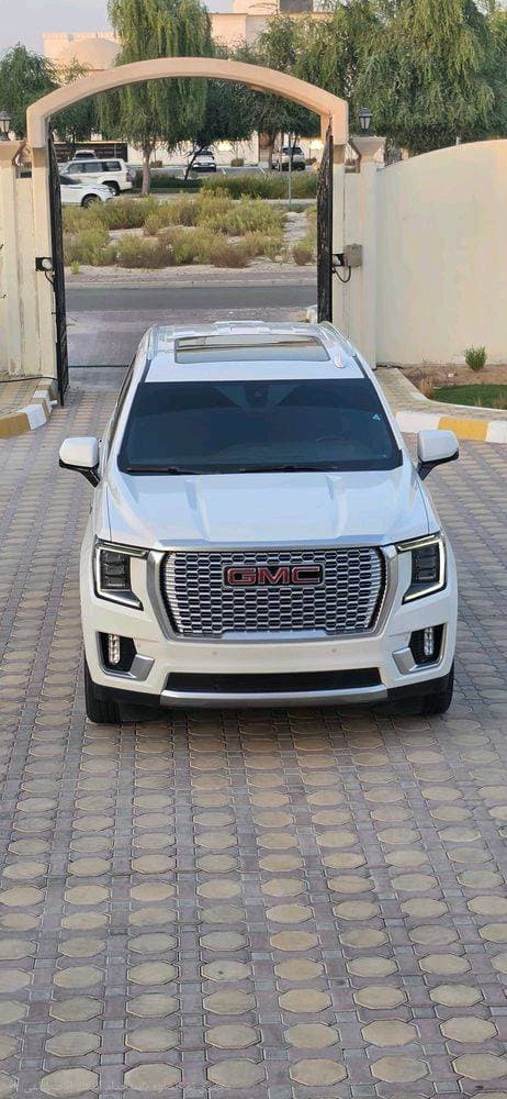2022 GMC Yukon Denali thumbnail 4