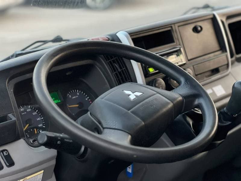 2022 Mitsubishi Canter thumbnail 10