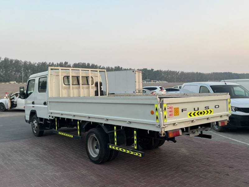 2022 Mitsubishi Canter thumbnail 4