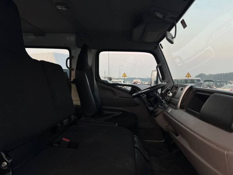 2022 Mitsubishi Canter thumbnail 8