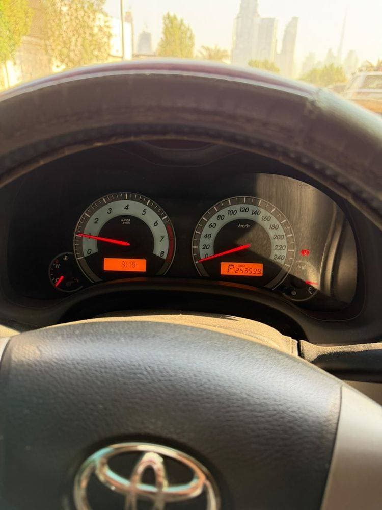 2013 Toyota Corolla thumbnail 4
