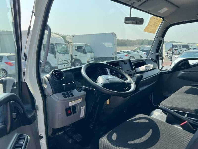 2022 Mitsubishi Canter thumbnail 7