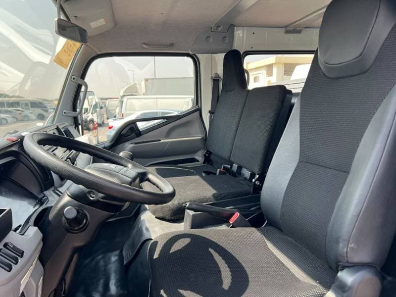 2022 Mitsubishi Canter thumbnail 8