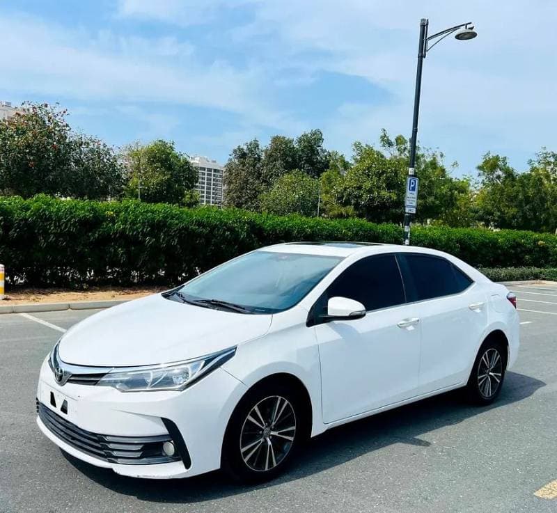 2018 Toyota Corolla thumbnail 3