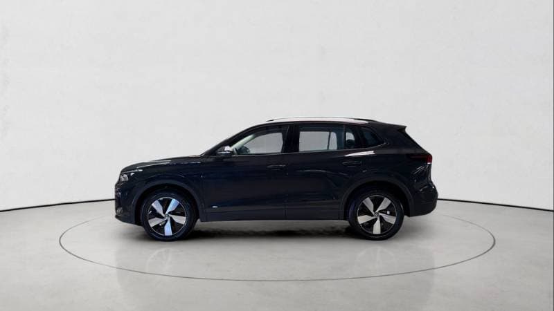 2026 Volkswagen Tiguan thumbnail 4