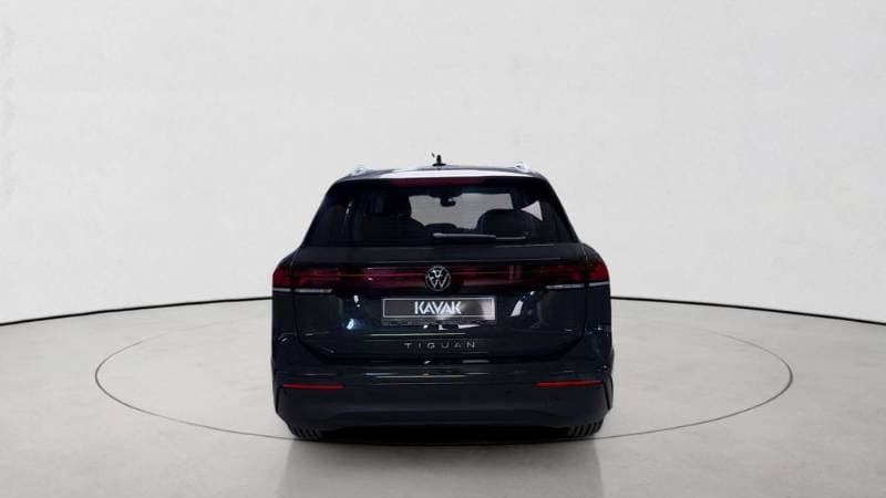 2026 Volkswagen Tiguan thumbnail 6