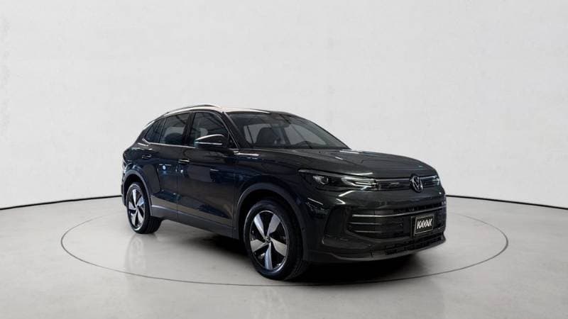 2026 Volkswagen Tiguan thumbnail 8