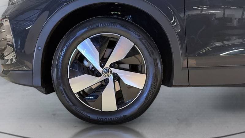 2026 Volkswagen Tiguan thumbnail 9
