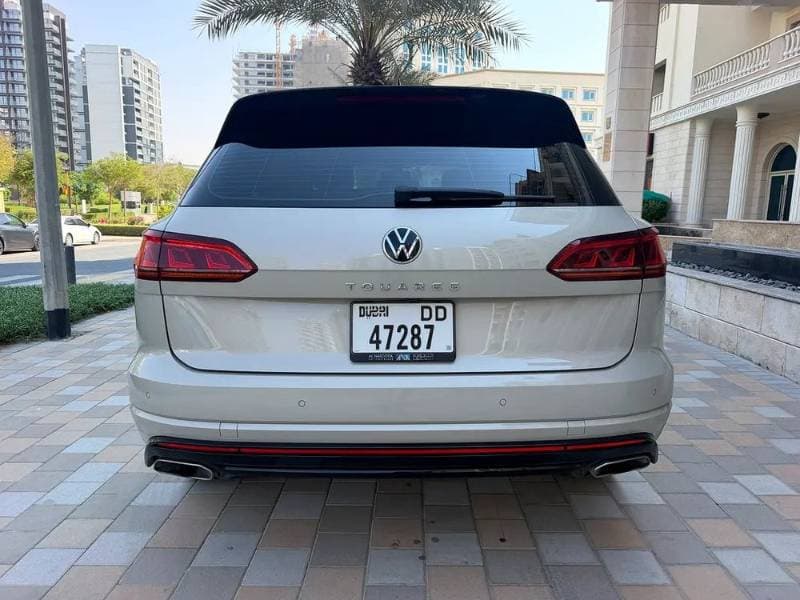 2023 Volkswagen Touareg thumbnail 3