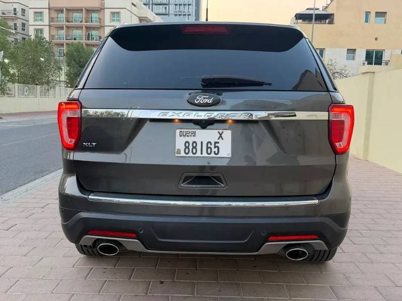 2019 Ford Explorer thumbnail 3