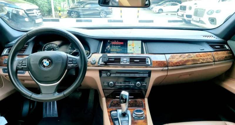 2015 BMW 7 Series thumbnail 2
