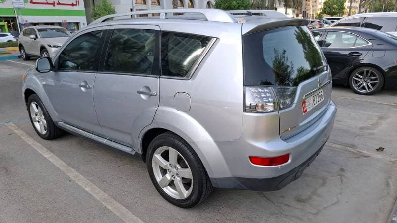 2009 Mitsubishi Outlander thumbnail 2