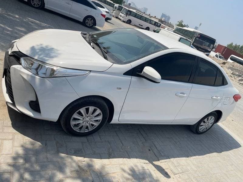 2022 Toyota Yaris Sedan thumbnail 2