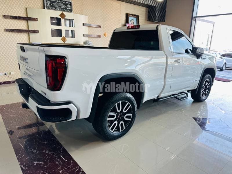 2023 GMC Sierra thumbnail 4