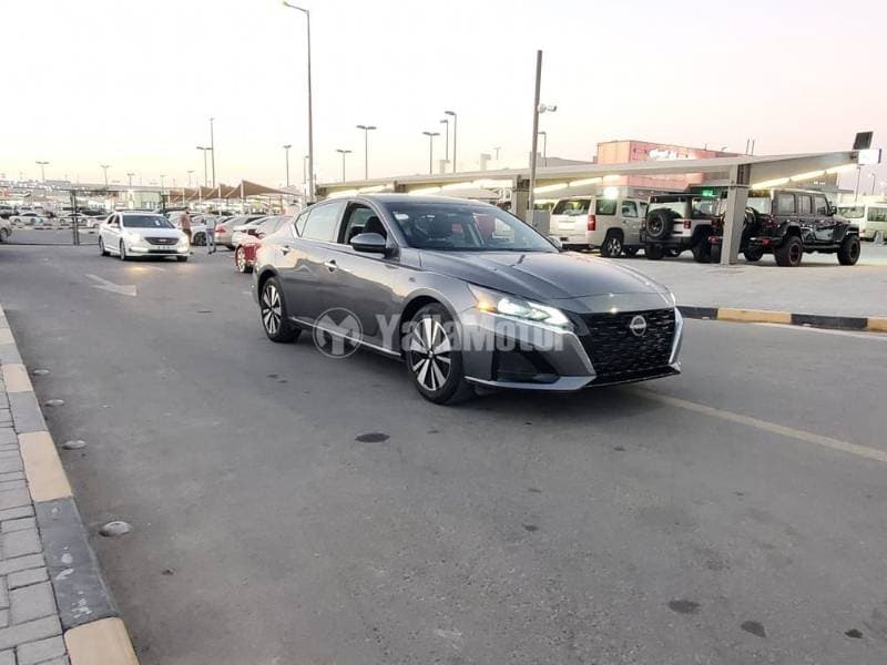 2021 Nissan Altima thumbnail 4