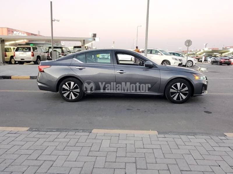 2021 Nissan Altima thumbnail 5