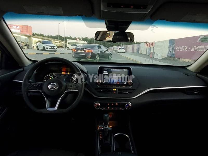 2021 Nissan Altima thumbnail 8