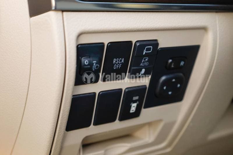 2021 Toyota Land Cruiser thumbnail 7
