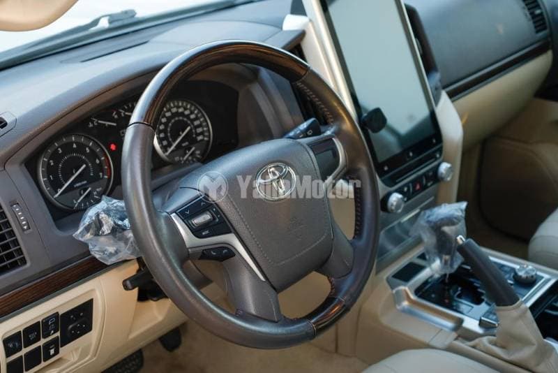 2021 Toyota Land Cruiser thumbnail 8