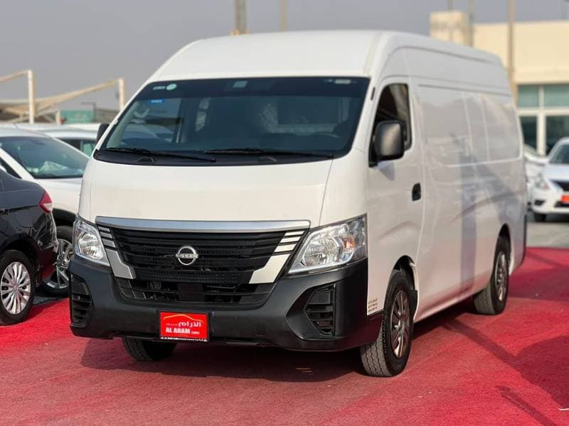 2024 Nissan Urvan thumbnail 3