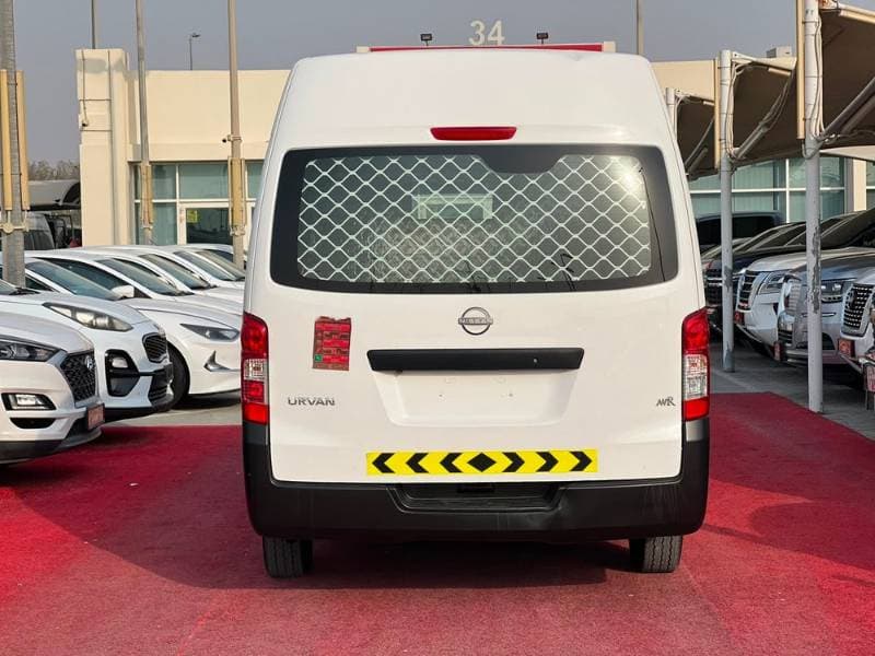 2024 Nissan Urvan thumbnail 5