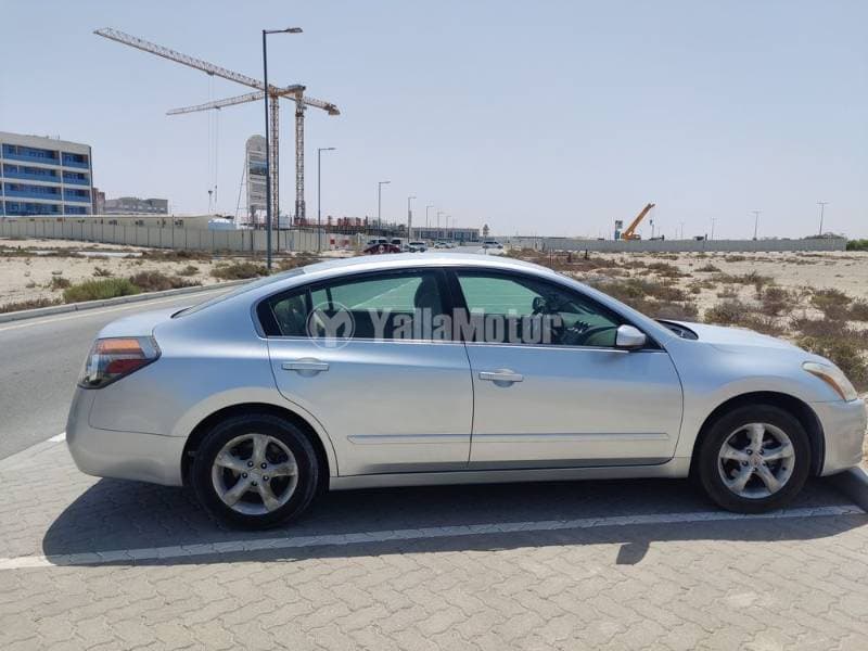 2011 Nissan Altima thumbnail 5